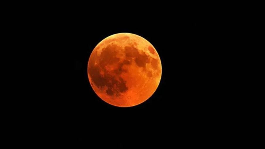 Lunar Eclipse 2021: भारत में भी होगा ब्लडमून का दीदार? जानें कब और कहां- India TV Hindi