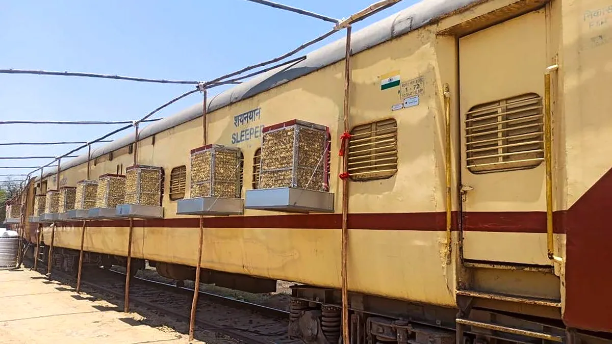 कोरोना के खिलाफ रेलवे ने तेज की जंग, 7 राज्यो के 17 स्टेशनों पर तैनात किए कोच- India TV Hindi