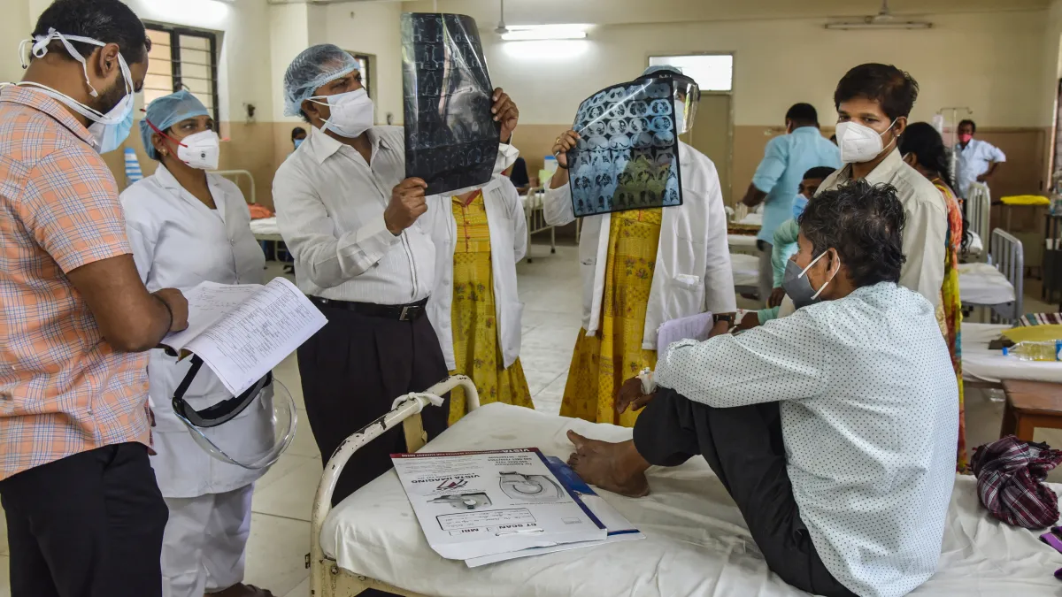 महाराष्ट्र में ब्लैक फंगस से 120 मरीजों की मौत, कुल 2113 केस मिले- India TV Hindi