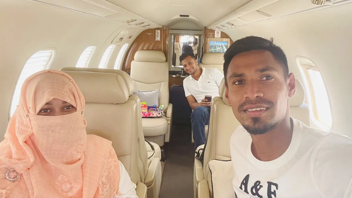 Shakib Al Hasan and Mustafizur Rahman Reach Bangladesh by Charter Flight- India TV Hindi
