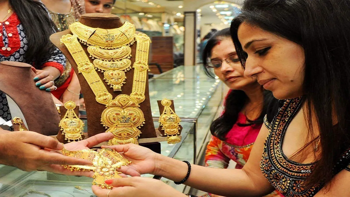 Good news Gold price falls Rs 116  sliver rs 1291 today 2 june citywise rate list- India TV Paisa