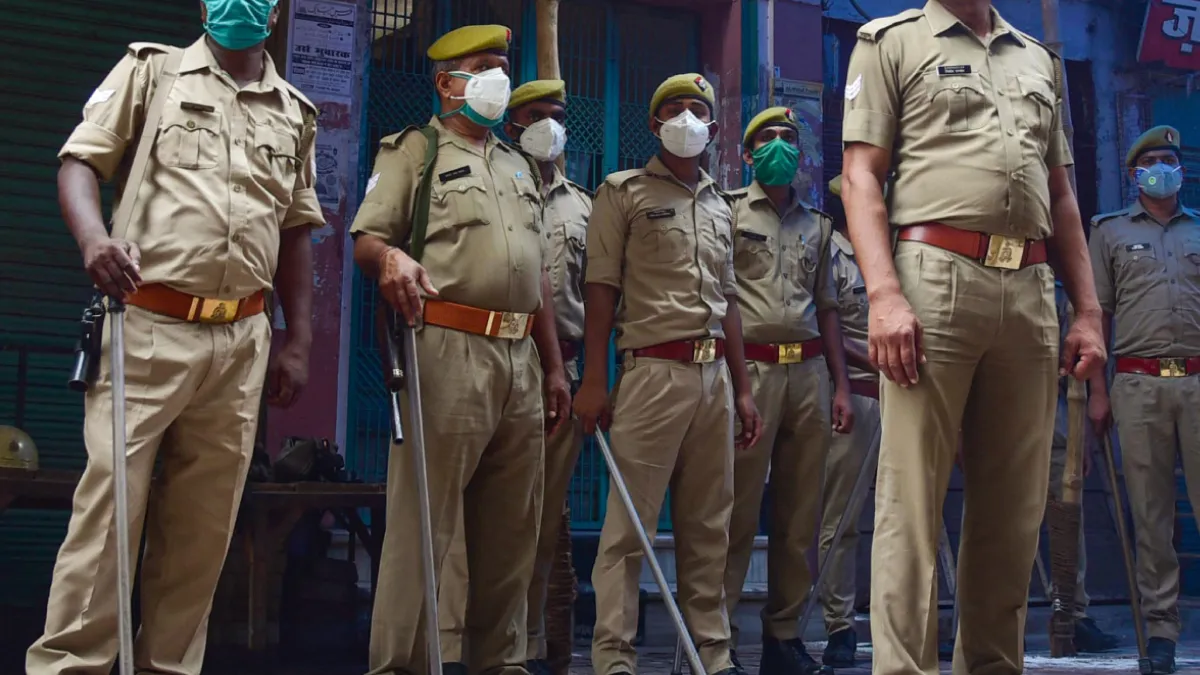 खाकी पर खून का दाग, सिपाही ने युवक के सिर में दागी गोली, मौके पर ही मौत- India TV Hindi