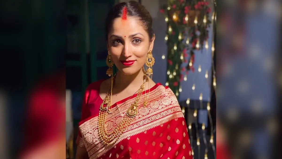 yami gautam shares new pic in red saree post wedding picture- India TV Hindi