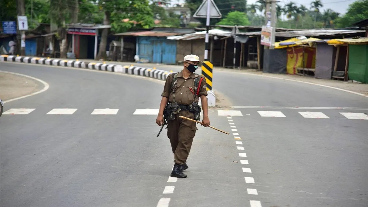 Assam announces total lockdown in 7 districts with high COVID positivity rates- India TV Hindi