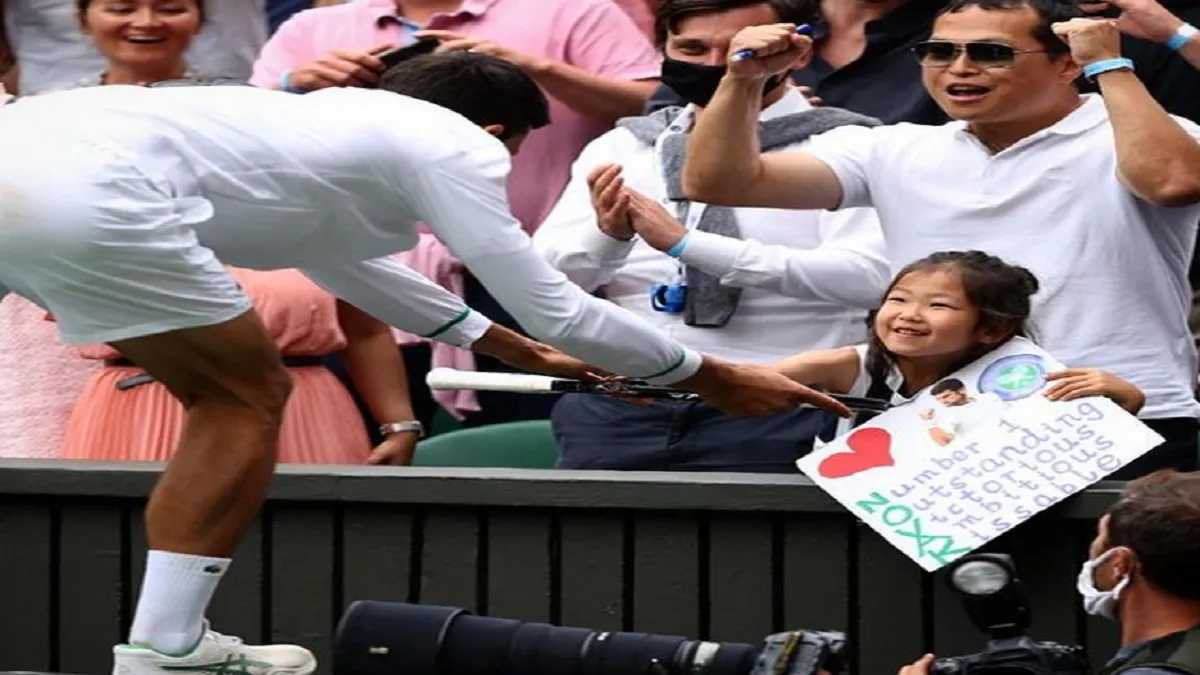 Wimbledon: novak djokovic wins hearts by his gesture for a...- India TV Hindi