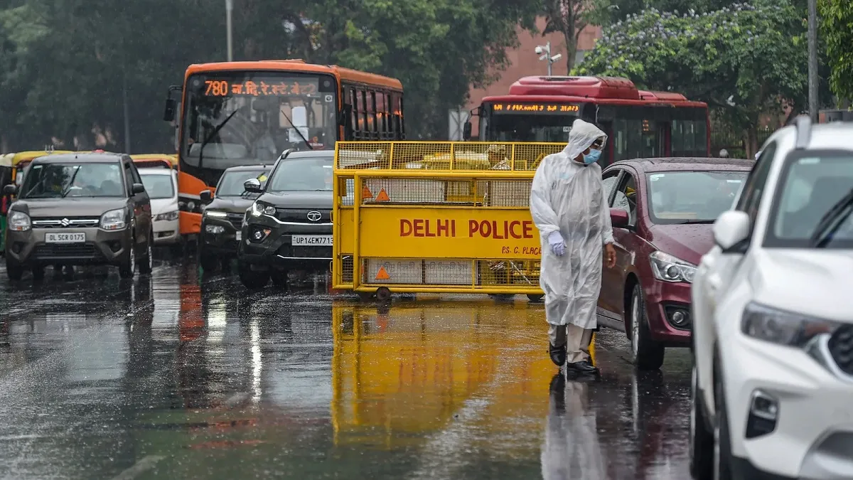 Light to moderate rains likely in Delhi on Saturday- India TV Hindi