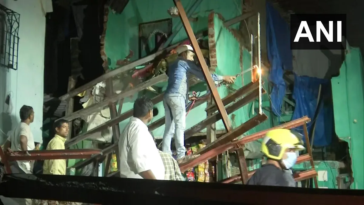 मुंबई के अंधेरी इलाके में चार मंजिला इमारत ढही, 5 लोग घायल- India TV Hindi