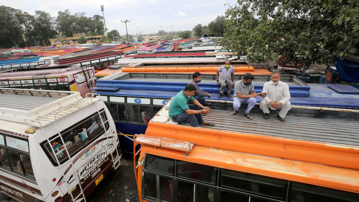 छत्तीसगढ़: मंगलवार से यात्री बसों की अनिश्चितकालीन हड़ताल- India TV Hindi