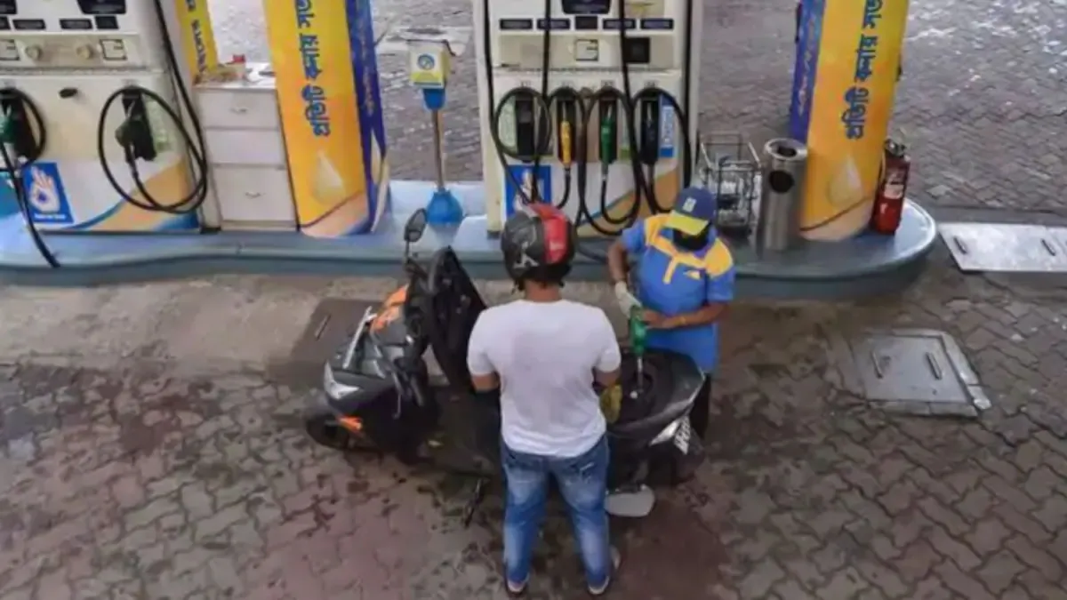 Petrol diesel prices rose over Rs 10 this yr, Rs 20 per liter in FY21 - India TV Paisa