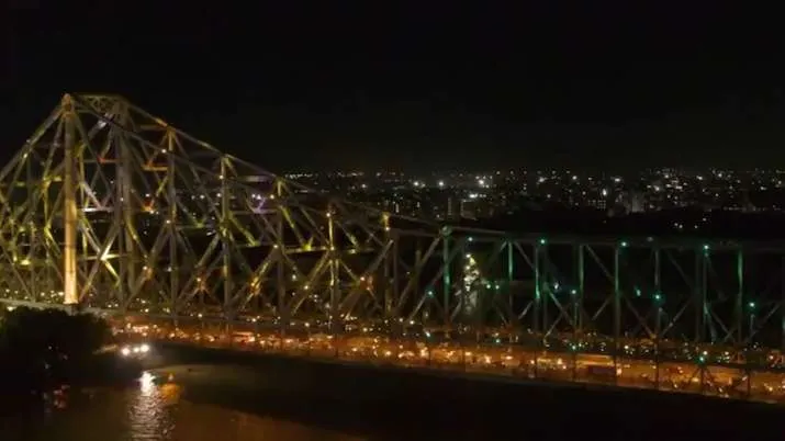 Howrah Bridge shone in the colors of Olympics- India TV Hindi