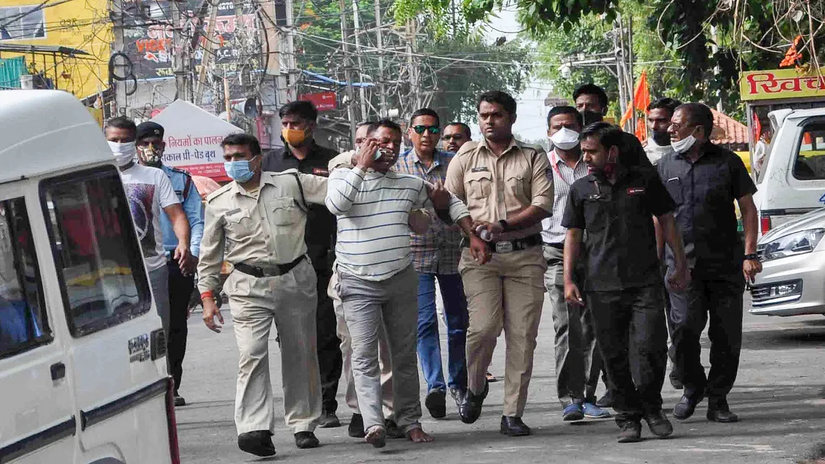 Vikas Dubey Case BSP to fight Amar Dubey's wife Khushi Dubey legal battle for bail ब्राह्मणों को रिझ- India TV Hindi