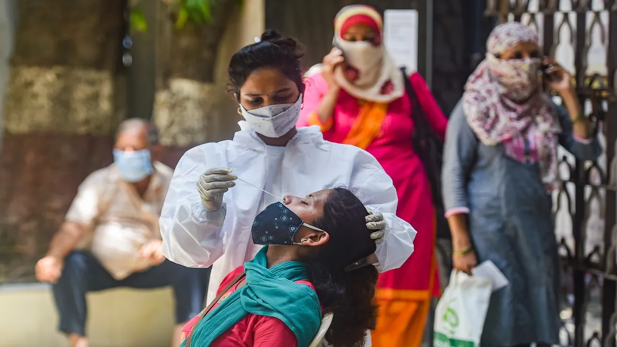 उत्तर प्रदेश में कोरोना के 26 नए केस मिले, 24 घंटे में दो मरीजों की मौत- India TV Hindi