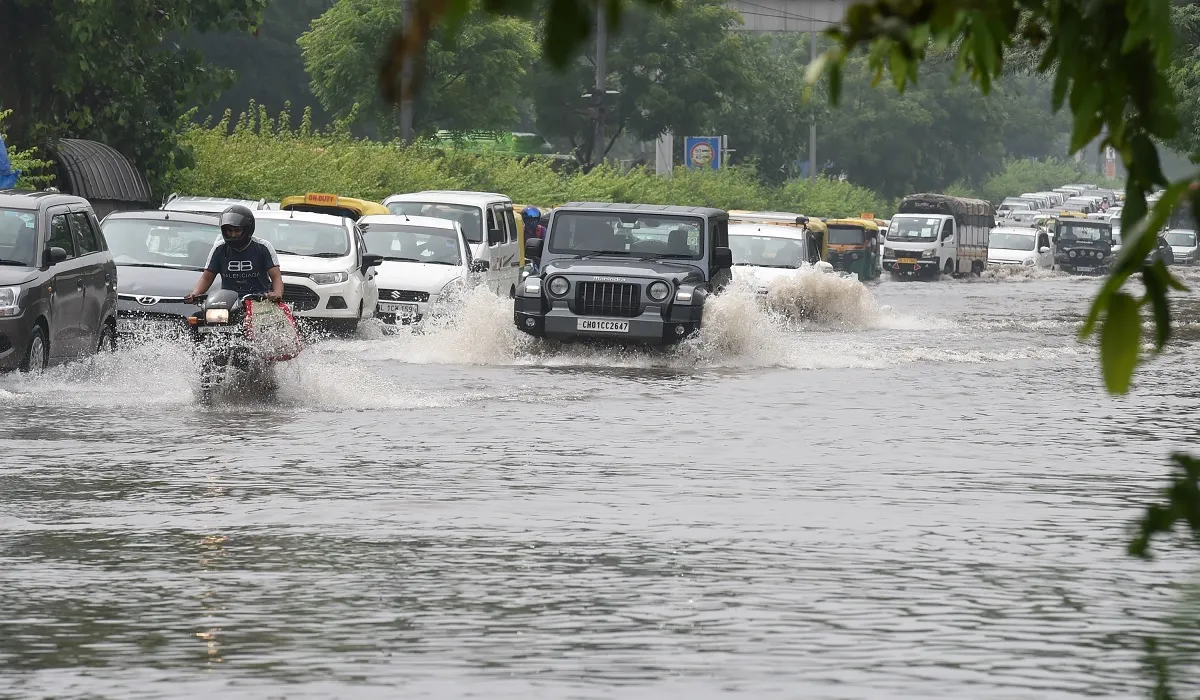 दिल्ली: अगस्त में एक दिन में सबसे ज्यादा बारिश का टूटा रिकॉर्ड, पिछले 13 साल में सबसे ज्यादा वर्षा- India TV Hindi