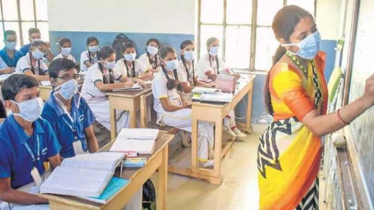 टीचर्स और कर्मचारियों के वैक्सीनेशन के बाद ही खुलेंगे प्राइवेट स्कूल, केजरीवाल सरकार का निर्देश- India TV Hindi