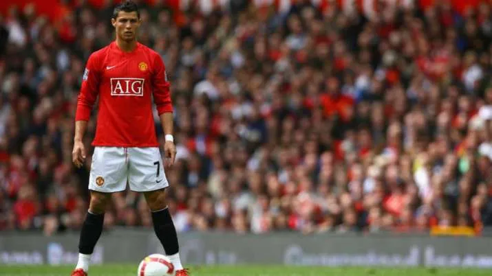 Manchester United announces Cristiano Ronaldo joins the club- India TV Hindi