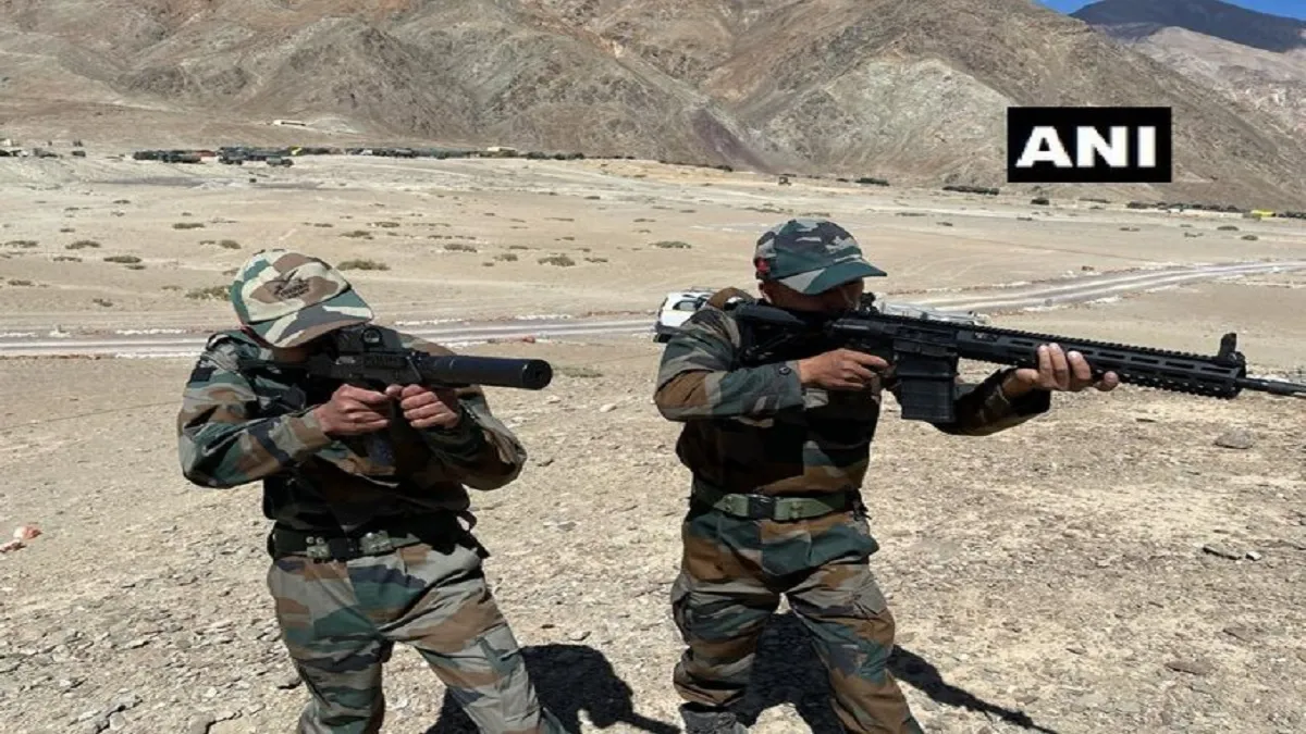 चीन से सटी सीमा पर तैनात भारतीय जवानों को सीमा सुरक्षा के लिए मिले ये खास अमेरिकी हथियार- India TV Hindi