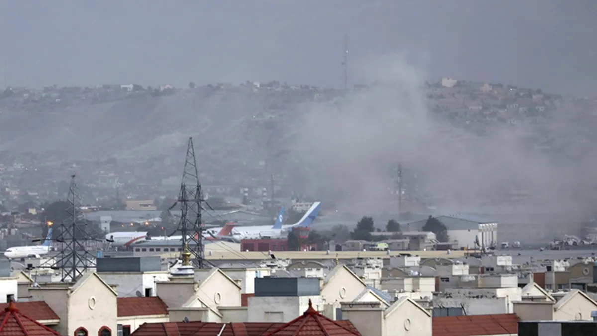 Hundreds of terrorists surround Kabul airport, may target US army: US intelligence- India TV Hindi