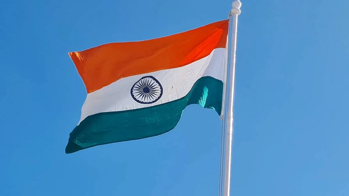 आगरा में तिरंगे और राष्ट्रगान के विरोध पर मुकदमा दर्ज- India TV Hindi