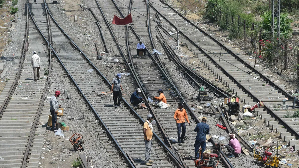 Rail Line- India TV Paisa