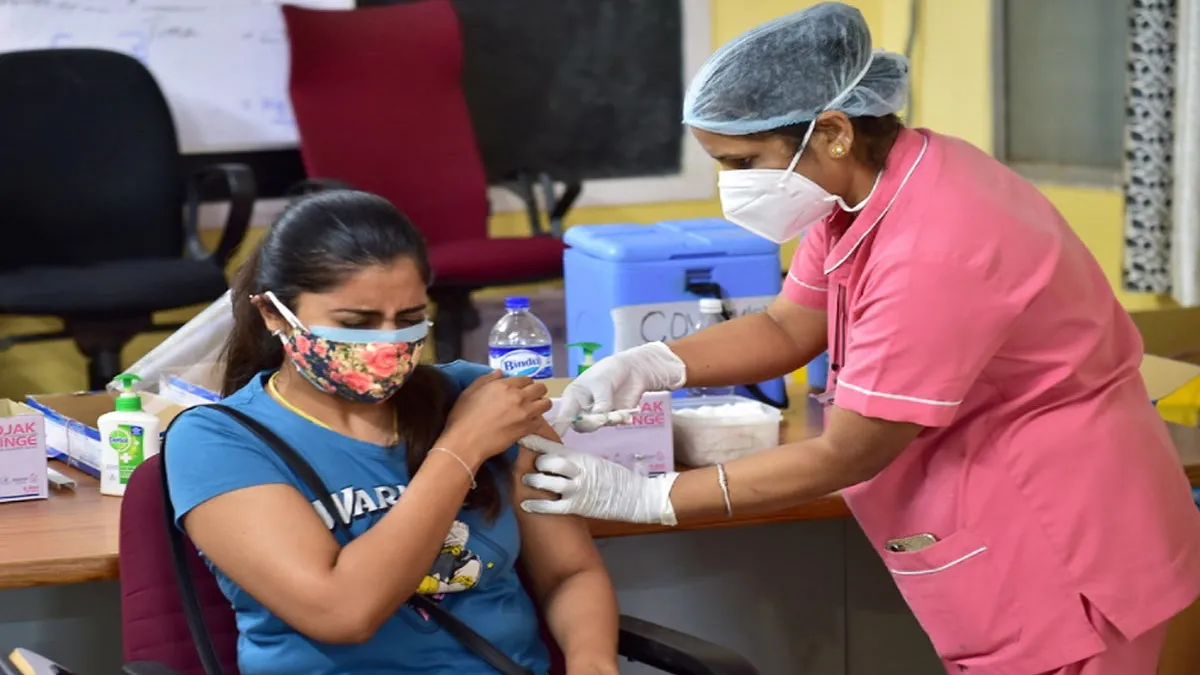 हिमाचल प्रदेश में 100% व्यस्क आबादी को लगी वैक्सीन की पहली डोज, राजीव सैजल ने दी जानकारी- India TV Hindi