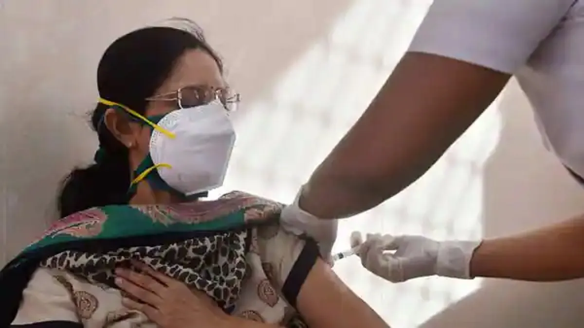 भारत में अब तक कोविड टीके की 57.16 करोड़ से अधिक खुराक दी गई: सरकार- India TV Hindi