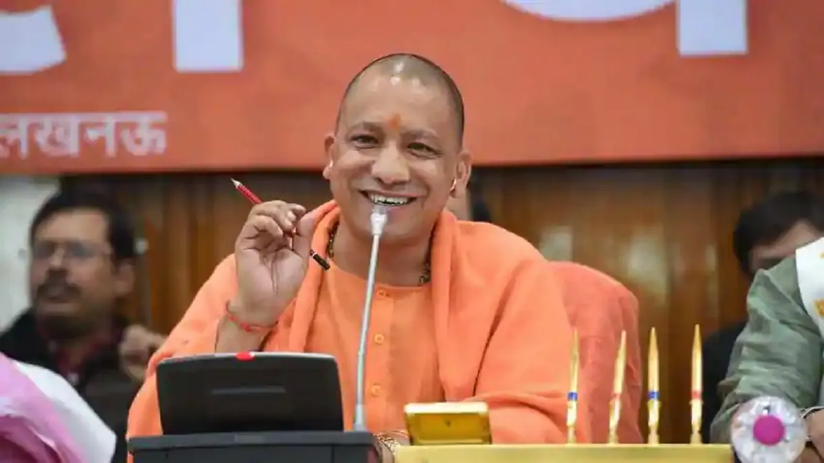 Yogi to give keys of new house to 5.51 lakh beneficiaries on Wednesday- India TV Hindi