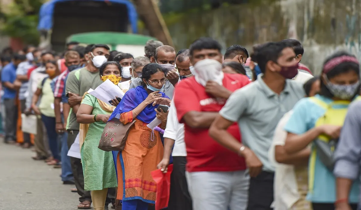 देश में कोरोना वायरस के 27,176 नए मामले, 284 लोगों की मौत - India TV Hindi