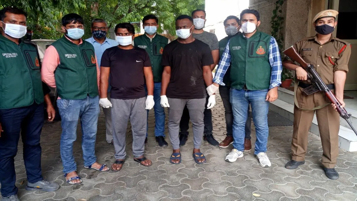 इंटरनेशनल ड्रग्स सिंडिकेट का भंडाफोड़, एक विदेशी समेत 2 गिरफ्तार, 30 करोड़ रुपए की ड्रग्स बरामद - India TV Hindi