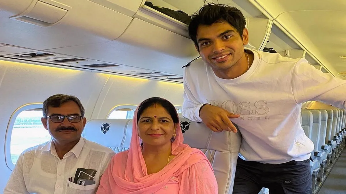 माता-पिता को हवाई...- India TV Hindi