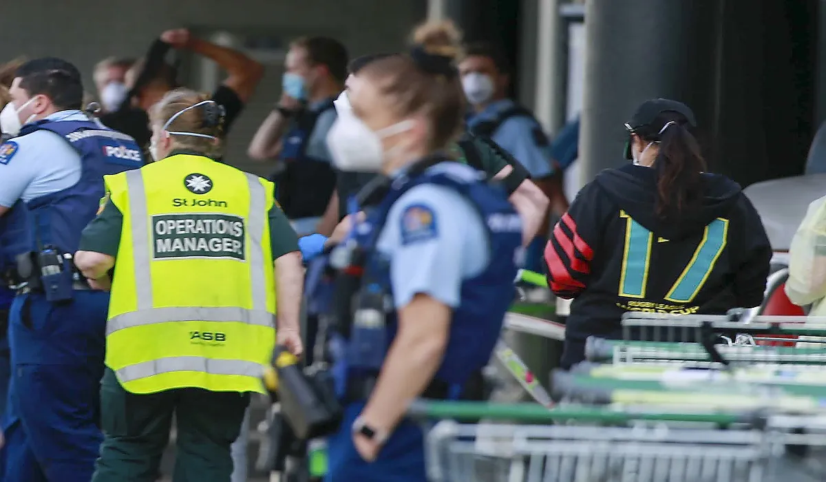 न्यूजीलैंड: सुपरमार्केट में ‘आतंकी’ हमला, 6 लोगों को चाकू मारनेवाले हमलावर को पुलिस ने मार गिराया- India TV Hindi