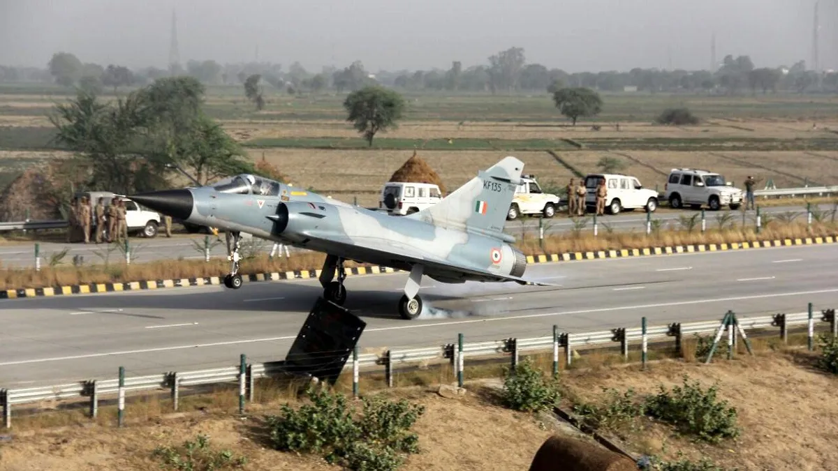 Rajnath Singh Nitin gadkari to land on national highway airforce fighter jet rajasthan bikaner वायुस- India TV Hindi