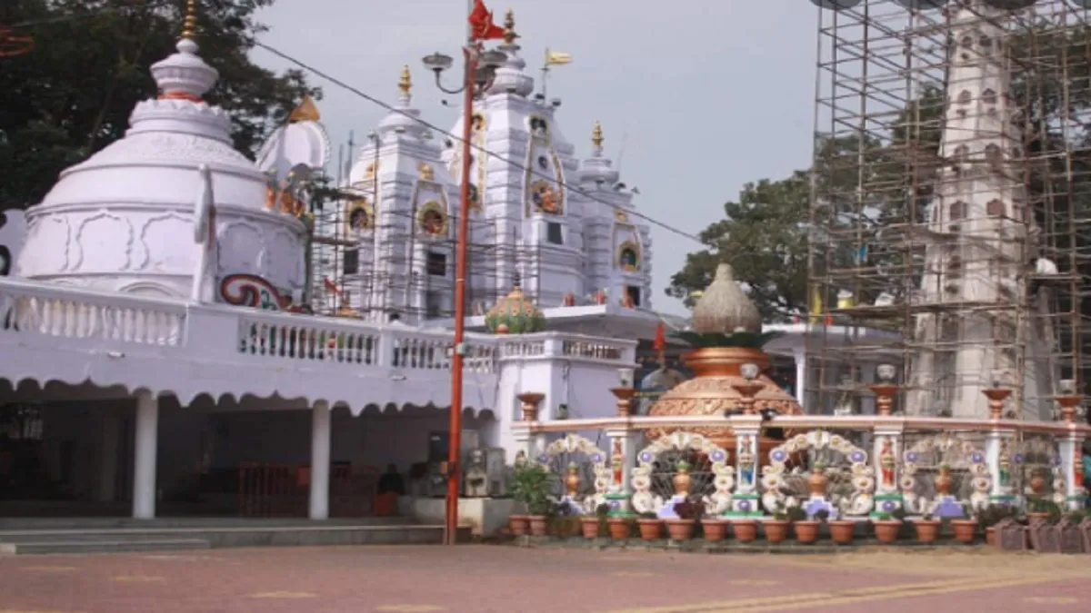 इंदौर में नशे में धुत व्यक्ति मंदिर में घुसा, भगवान राम मूर्ति खंडित की - India TV Hindi