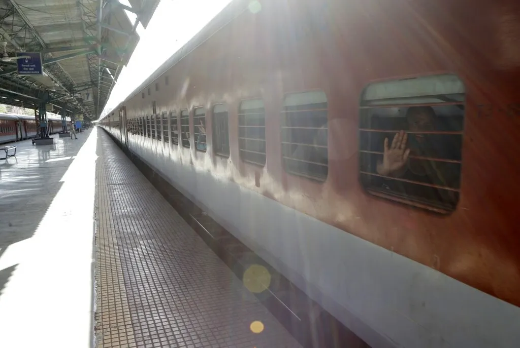 IRCTC पर रेलवे ने लिया...- India TV Paisa
