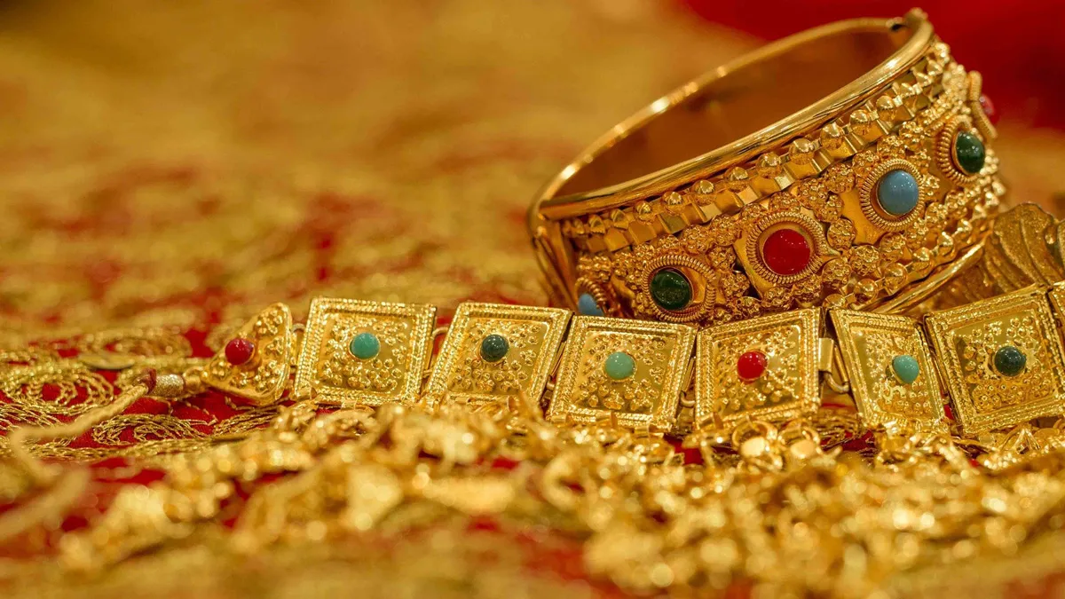 Gold declines marginally to Rs 5, silver declines to Rs 287  today 26 october  citywise rate- India TV Paisa