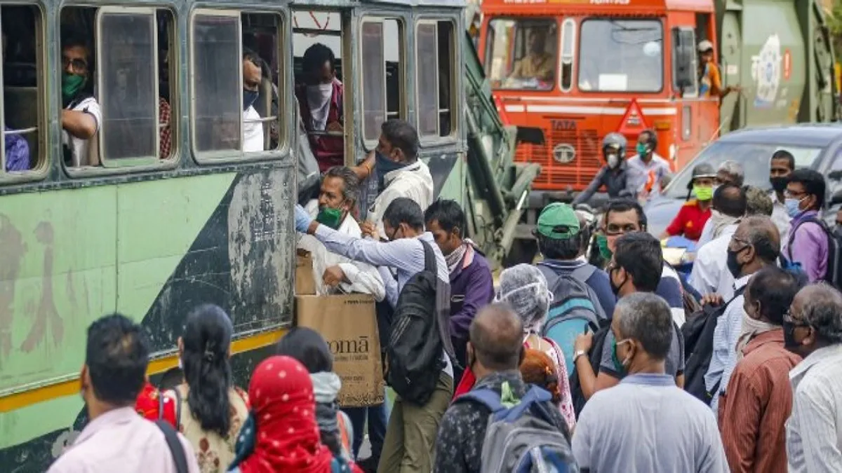 महाराष्ट्र में बस के किराये में की गई वृद्धि, एमएसआरटीसी ने लिया फैसला - India TV Hindi