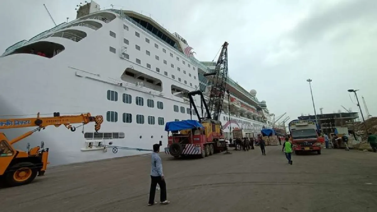 जहाज में नशीले पदार्थों की पार्टी: NCB आयोजकों, क्रूज के अधिकारियों को कर सकता है समन- India TV Hindi