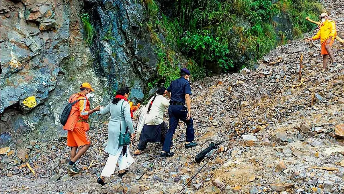 Uttarakhand: Bodies of seven members of the trekking team found, tourists still trapped in Kumaon- India TV Hindi