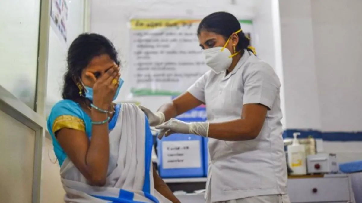 भारत में 100 करोड़ के करीब पहुंचा कोरोना वैक्सीनेशन का आंकड़ा- India TV Hindi
