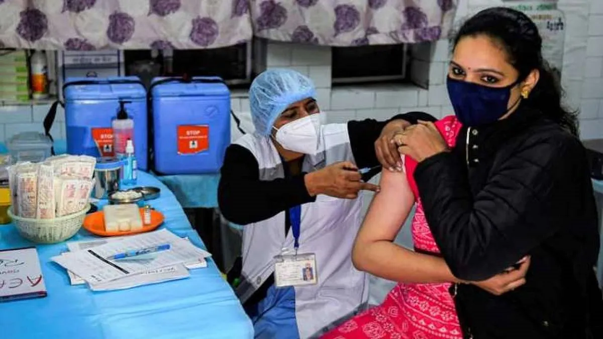 India’s total COVID-19 vaccine doses administered crosses 99 crore- India TV Hindi