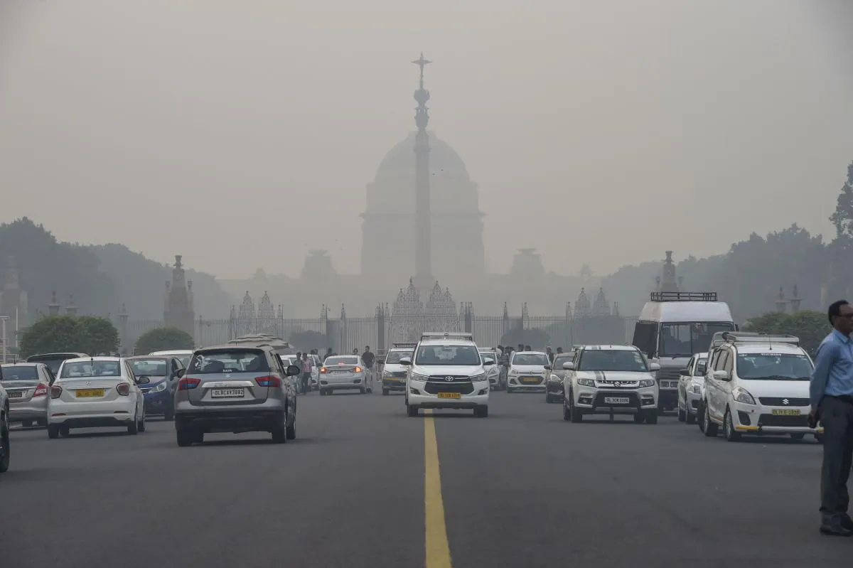 Delhi air pollution: Winds bring slight relief- India TV Hindi