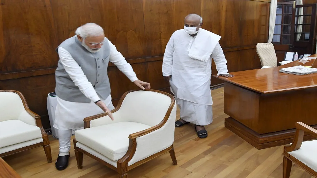 HD Dewegowda meets PM Narendra Modi see photos Photos: प्रधानमंत्री नरेंद्र मोदी से मिले पूर्व प्रधा- India TV Hindi