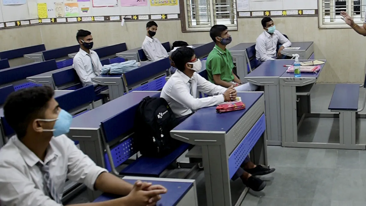 CBSE ने 10वीं और 12वीं परीक्षा की अवधि को लेकर जानकारी दी- India TV Hindi