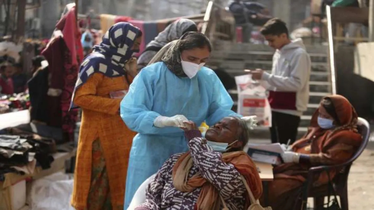 कर्नाटक में कोरोना संक्रमित पाए गए दो दक्षिण अफ्रीकी, सरकार ने जारी की नई गाइडलाइन्स- India TV Hindi