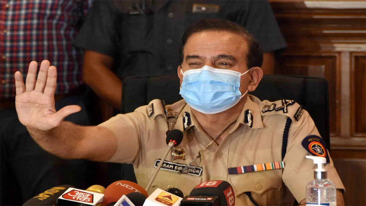Former Mumbai Police Commissioner Parambir Singh declared 'Absconder'- India TV Hindi