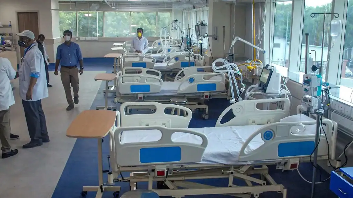  दिल्ली सरकार ने 4 बड़े निजी अस्पतालों को ओमिक्रॉन का डेडिकेटेड सेंटर बनाया- India TV Hindi