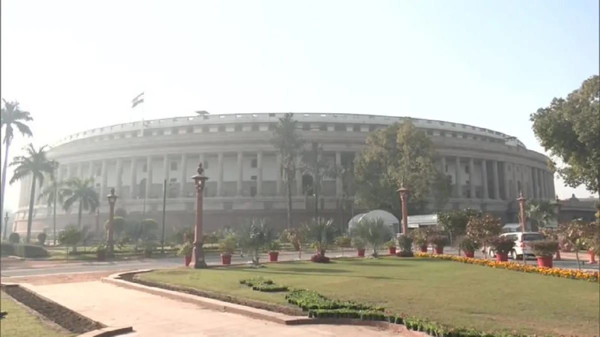 संसद ने निर्वाचन सुधार संबंधी विधेयक को दी मंजूरी, सरकार ने किया दावा- रूकेगा फर्जी मतदान- India TV Hindi