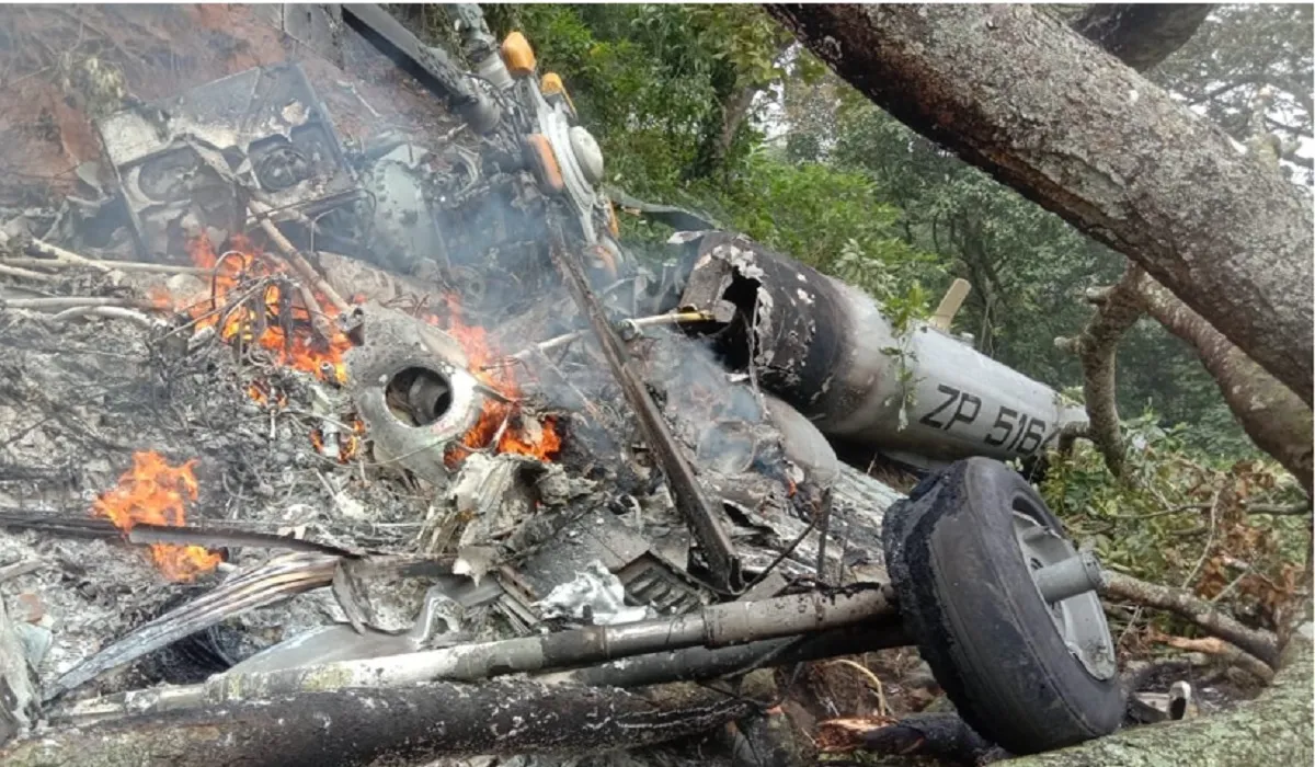 Bipin Rawat Chopper Crash: पायलट की गलती.. टेक्निकल फॉल्ट या फिर कोई साजिश! हर एंगल से हो रही है हेल- India TV Hindi