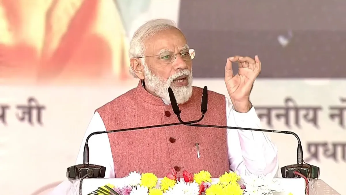 PM Modi In Varanasi: पीएम मोदी ने स्वर्वेद मंदिर में जनसभा को किया संबोधित, जानें क्या-क्या कहा- India TV Hindi