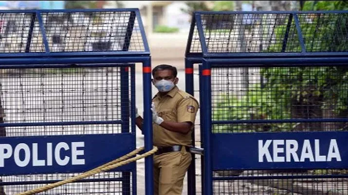 केरल पुलिस ने दो...- India TV Hindi