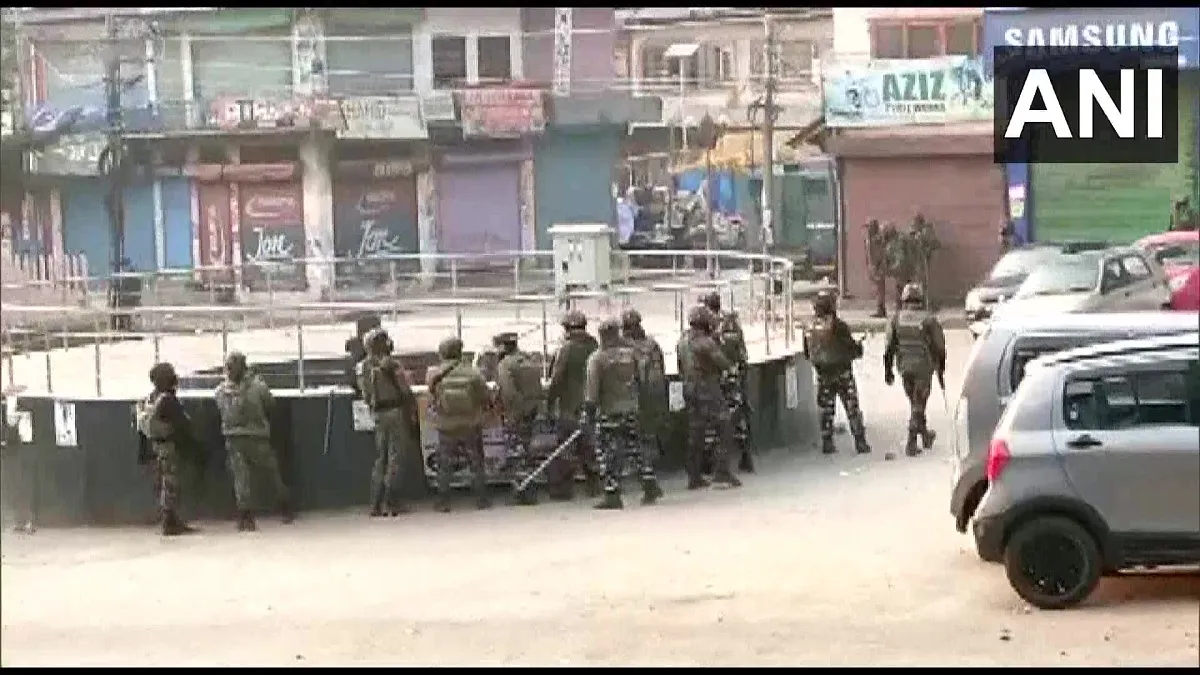 जम्मू-कश्मीर: बांदीपोरा में आतंकवादियों की गोलीबारी में 2 पुलिसकर्मियों की मौत, सर्च ऑपरेशन जारी- India TV Hindi